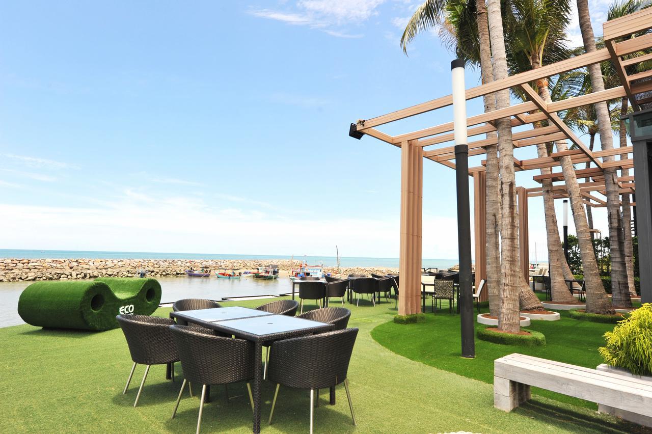 Eco Moment Beach Resort Фетчабури Екстериор снимка